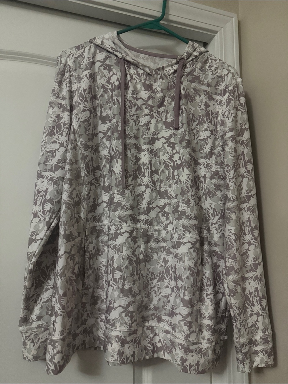 Floral Print Hooded Pullover Top in Lavender White- Gently Worn!